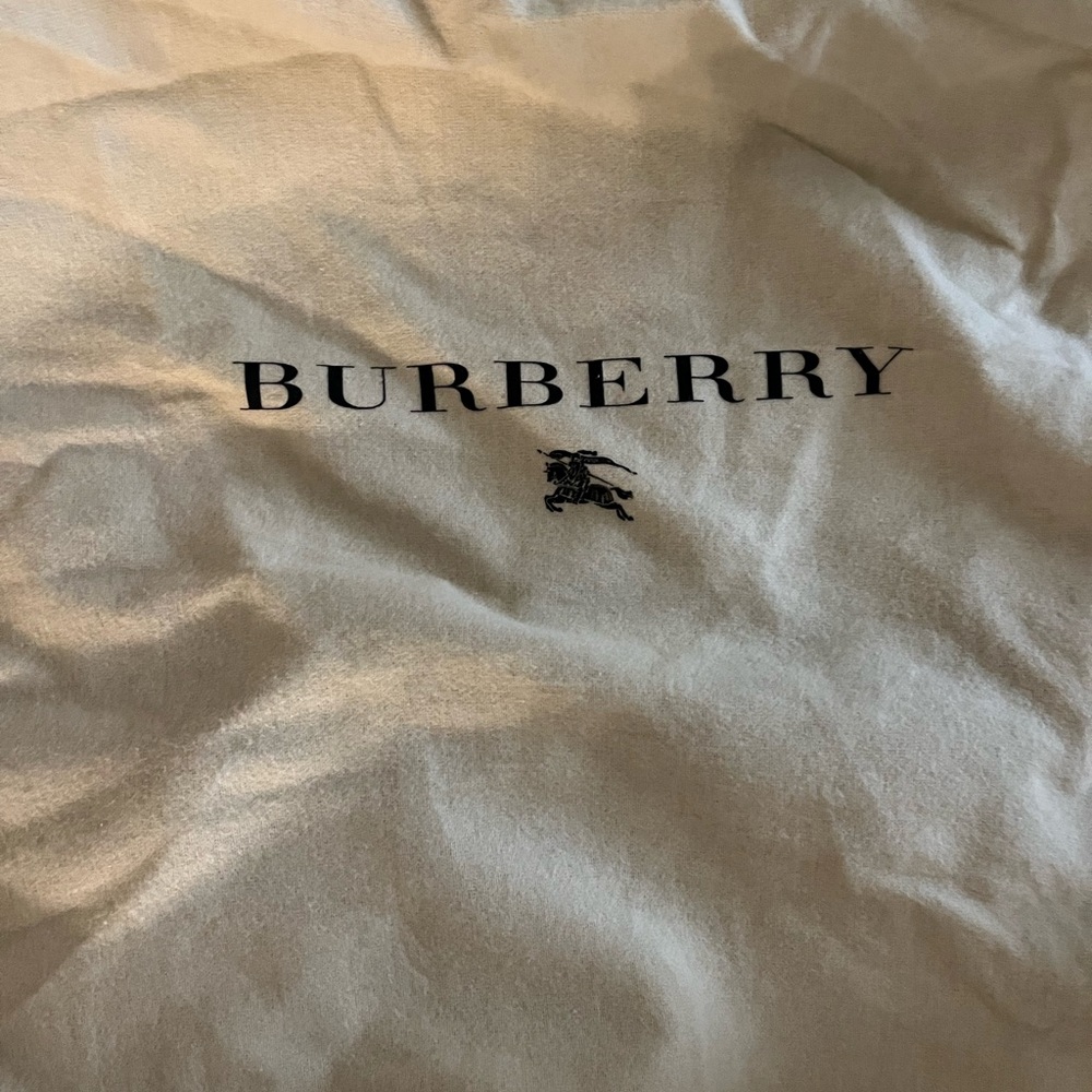 Large Burberry Haymarket Tote - Picture 5 of 6